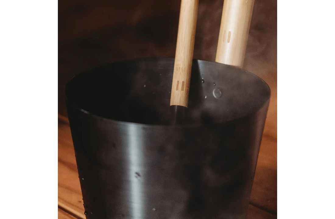 Rento Cadeau SetSauna Emmer Zwart Bamboe 8 Rento Cadeau SetSauna Emmer Zwart Bamboe - Afbeelding 6